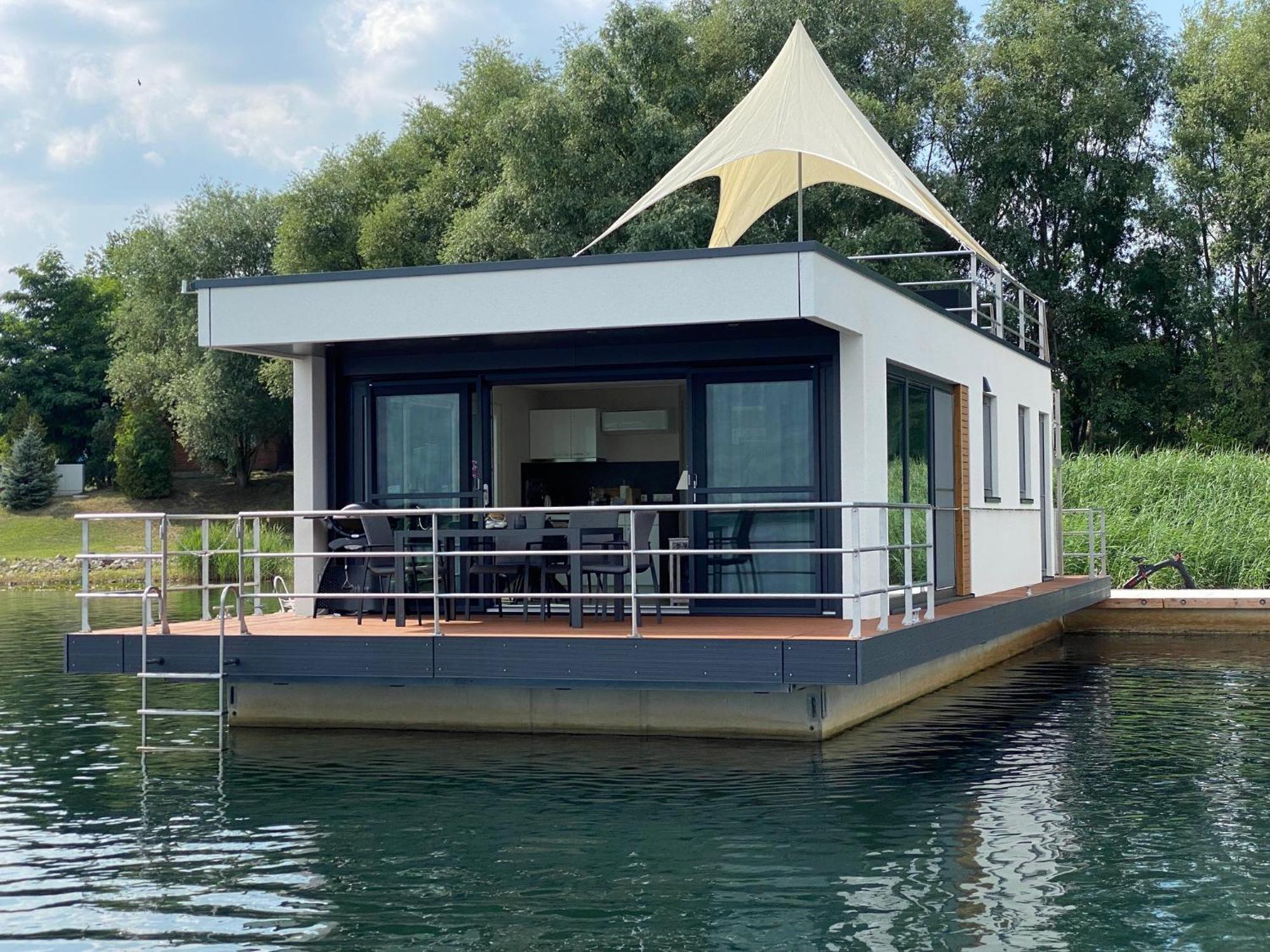 Schwimmende Ferienhaeuser Auf Dem See - Spreewald Vetschau Szoba fotó